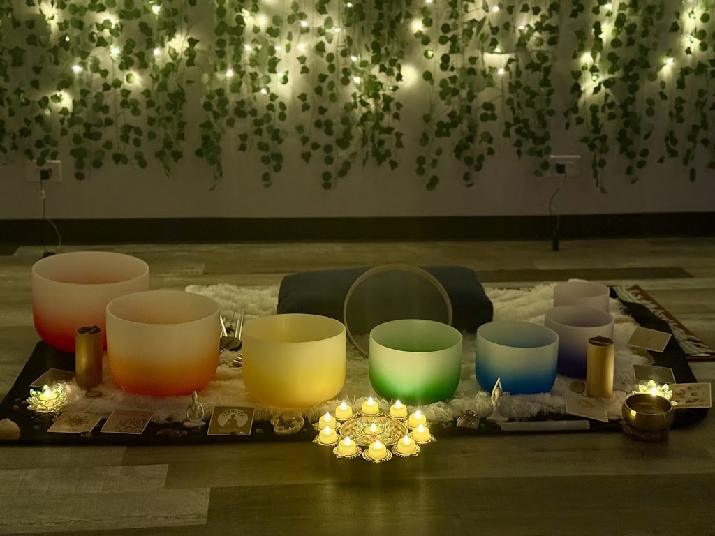  Bald N’ Bougie Yoga