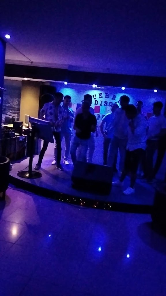 Cafe Bar Blueberry Musical