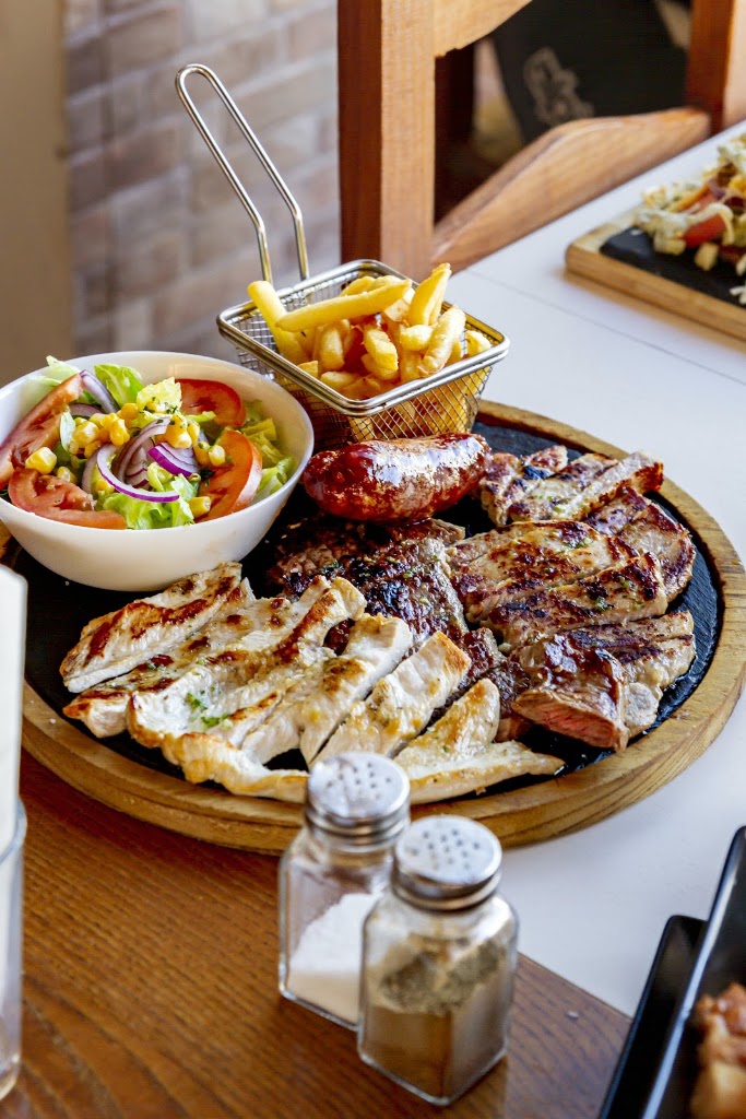 Restaurante Bocados - Latin american food — Comida y bebida