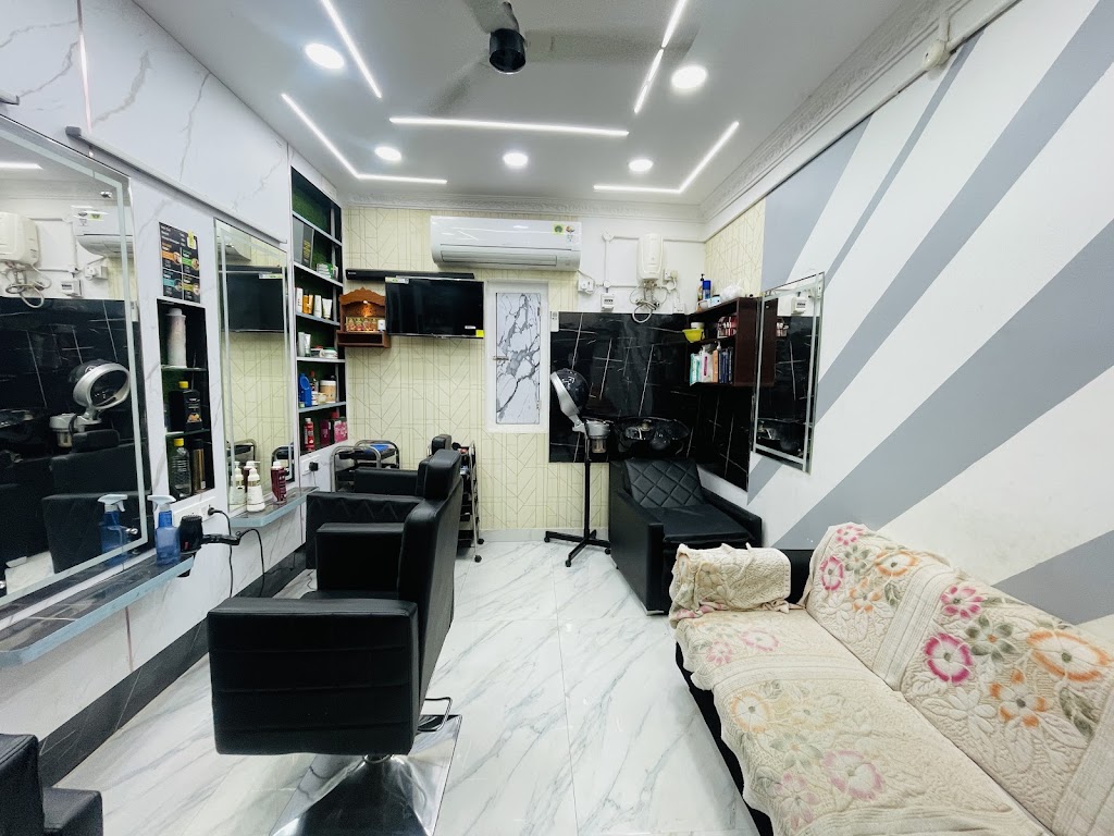 Streeks Family Salon Kanuru