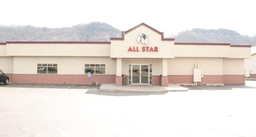  All Star Lanes & Banquets