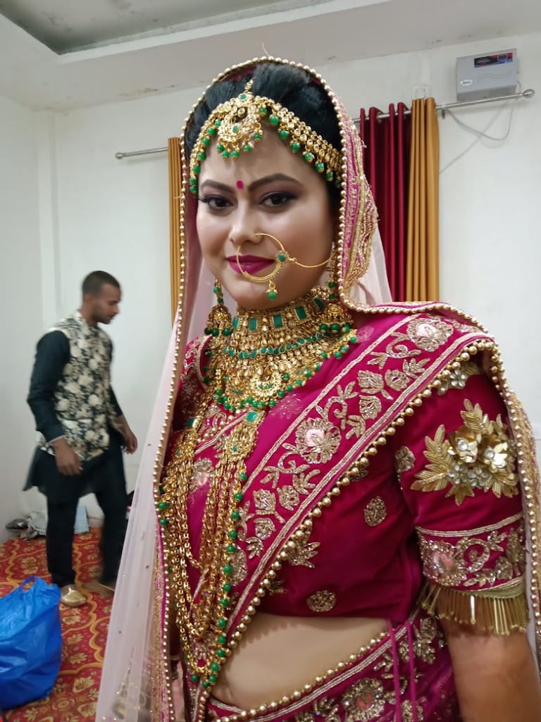 New Surprise Beauty Parlour