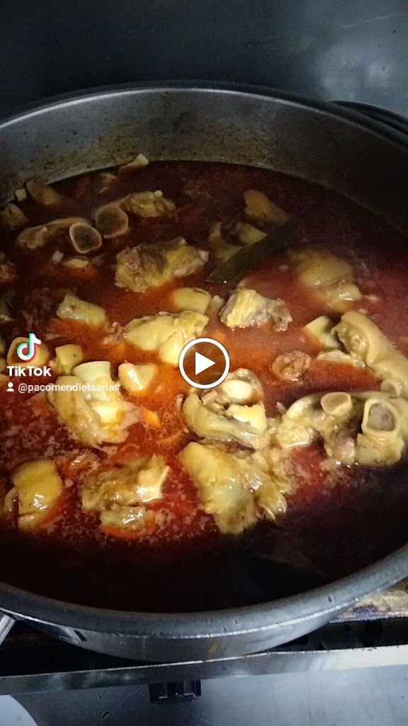 Cafe-Bar Paquillo — Videos