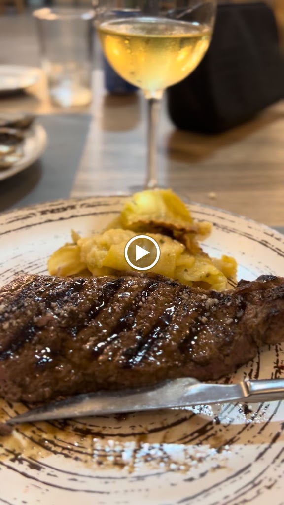 Restaurante Los Laureles — Videos