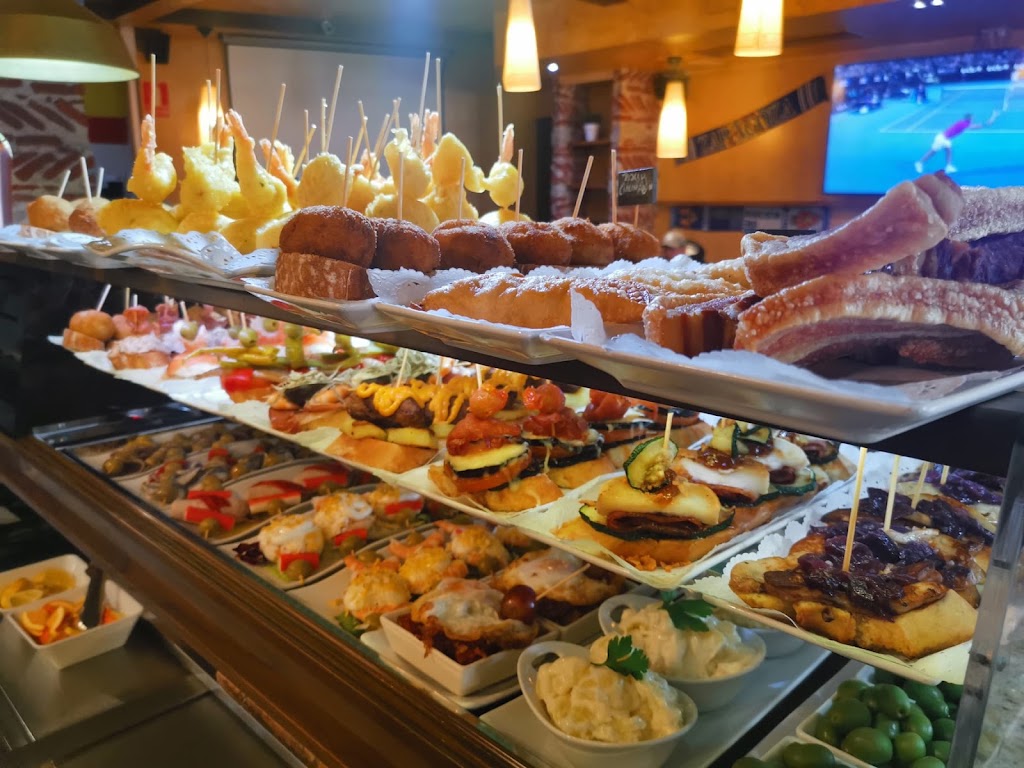 Cafeteria restaurante Octavus — Comida y bebida