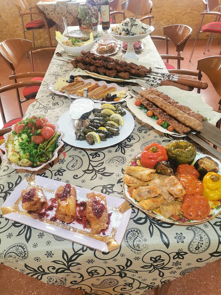 Bar Rest. Armine — Comida y bebida