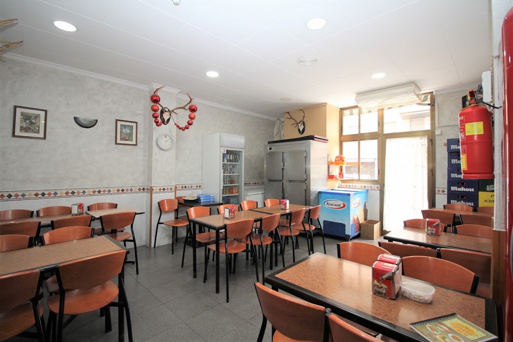Canaries Bar-Restaurant — Ambiente