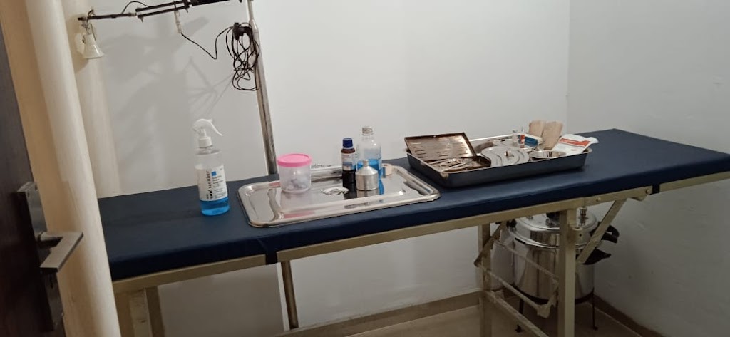 Eye Care Centre Dr Anil Saini Mbbs Doms Senior Consultant Eye Surgeon 34 Years Experience