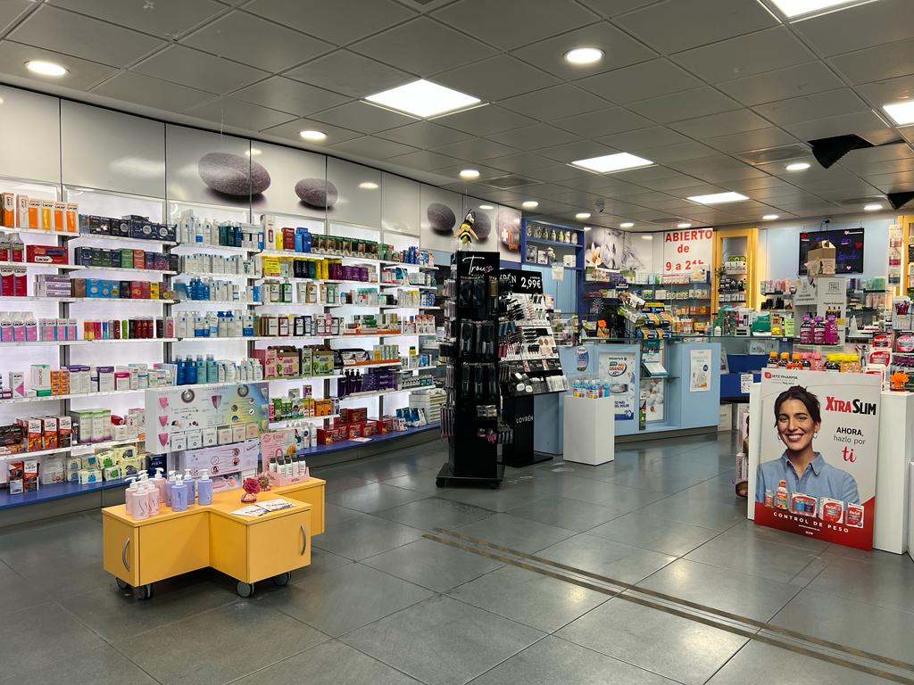 Farmacia Victor Gomez de la Pena | Farmacia Badalona — Del propietario