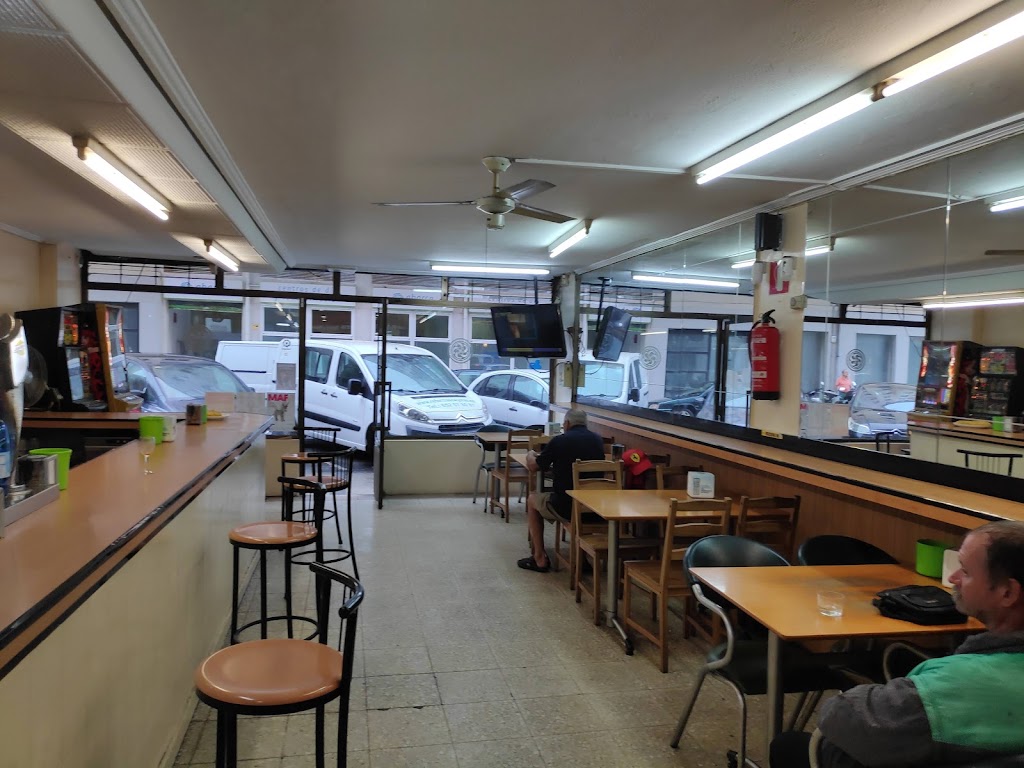 Cafe Bar Mir — Ambiente