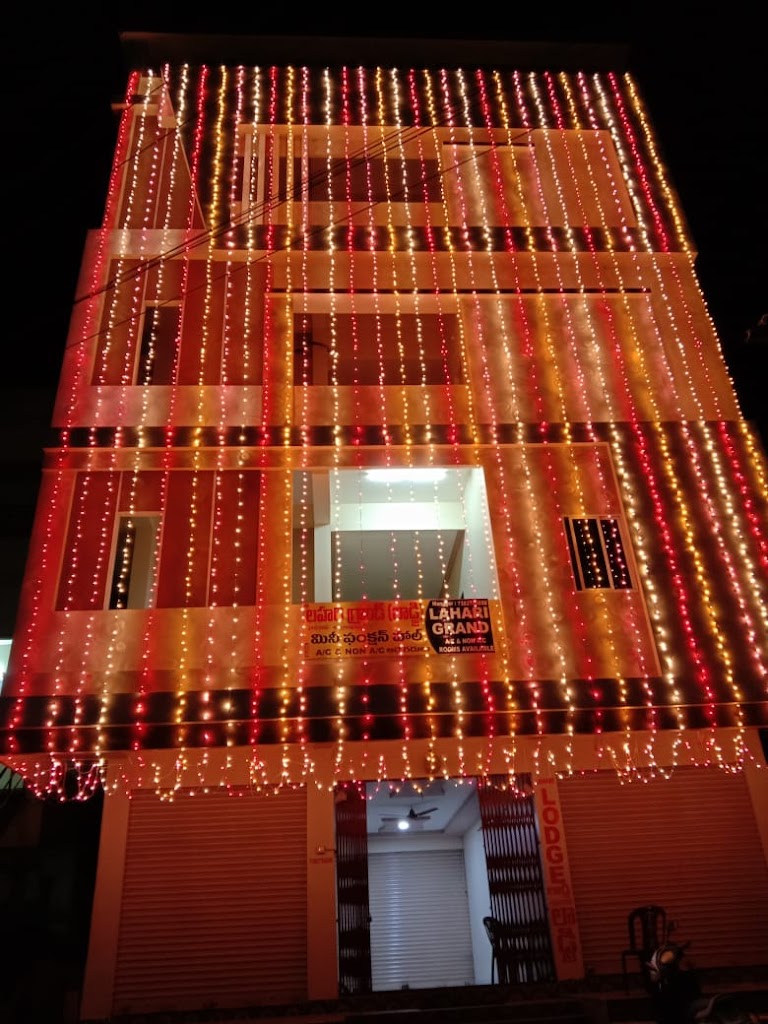 Lahari Lodge