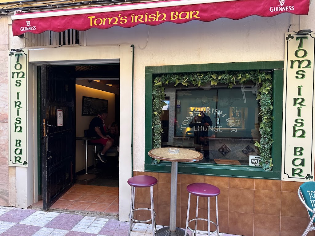 Toms Irish Bar