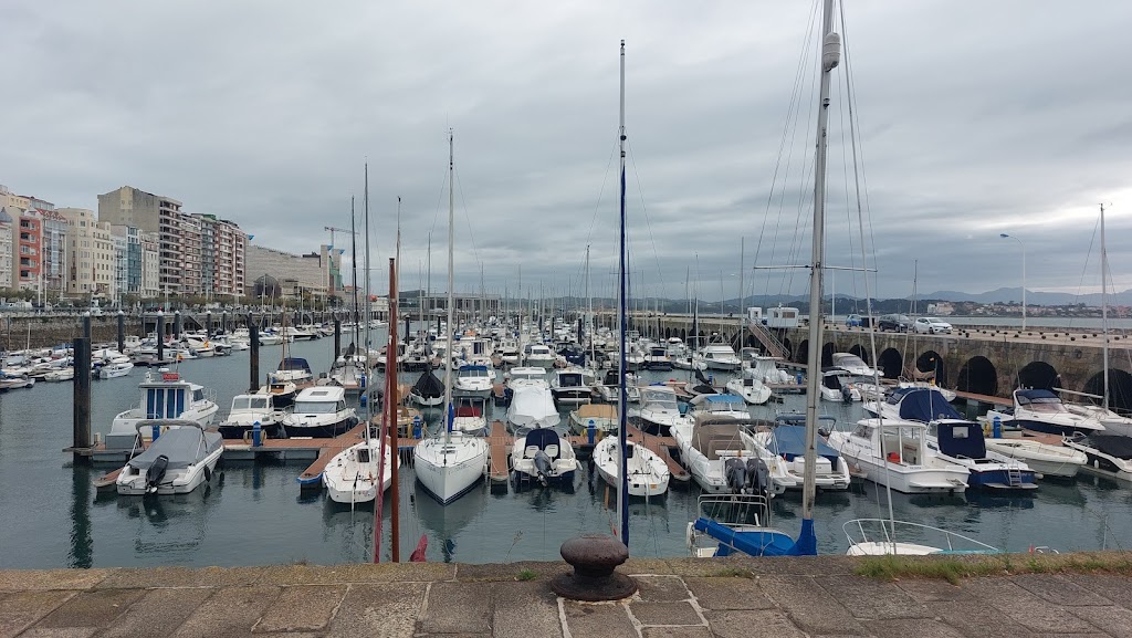 Monumento del Muelle Jose del Rio Sainz