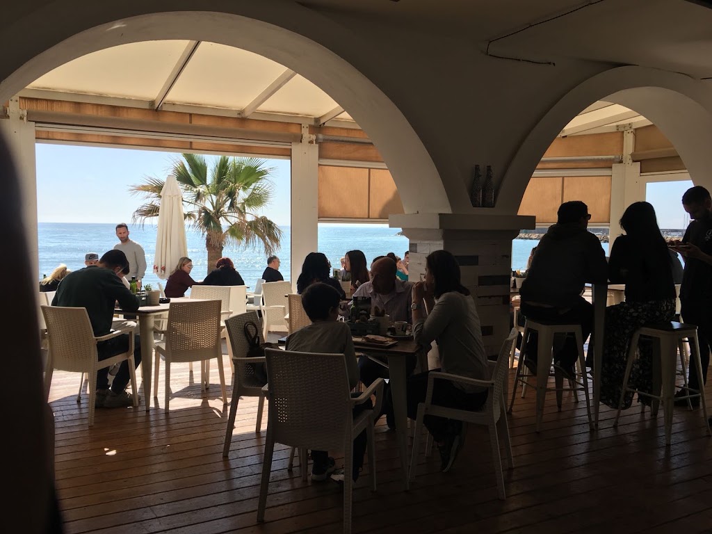 La Pita Cafe. — Ambiente