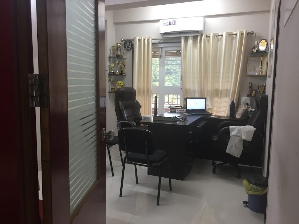 Dr. Madhavbaug Multidisciplinary Cardiac Care Clinic