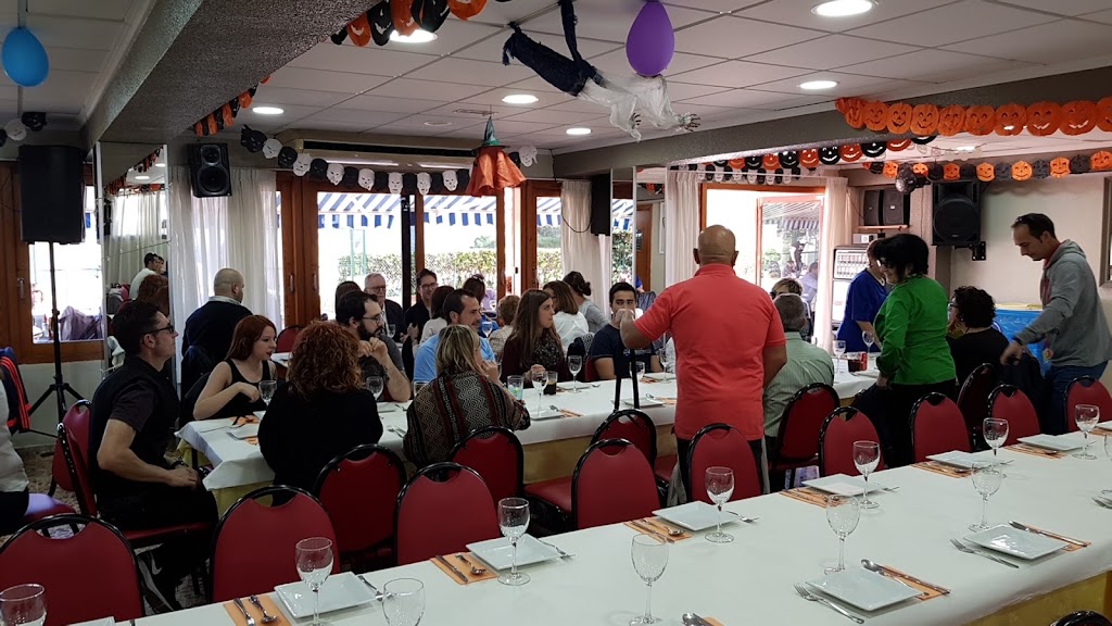 Restaurante Club de Tenis Valldigna — Ambiente