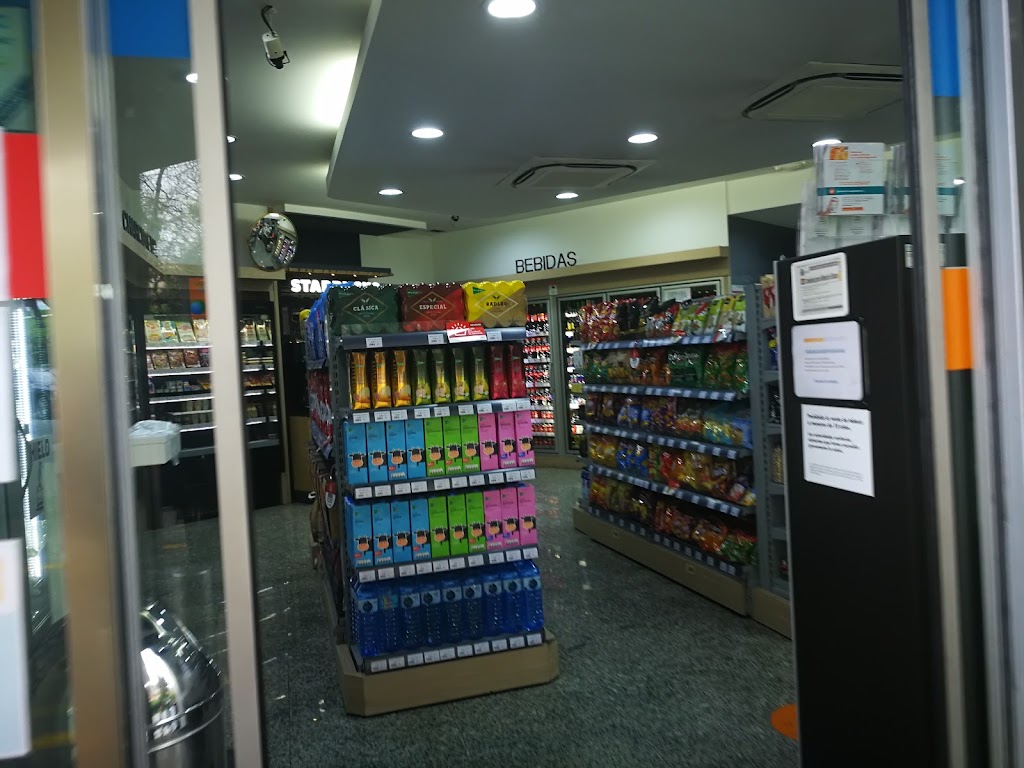Estacion de Servicio Repsol — Interior