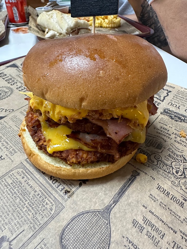 Burguer La Feria — Comida y bebida