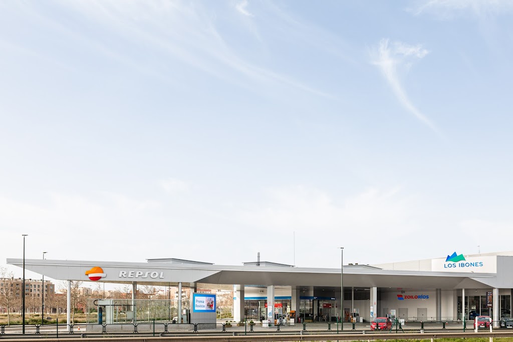Estacion de Servicio LOS IBONES. Grupo Zoilo Rios