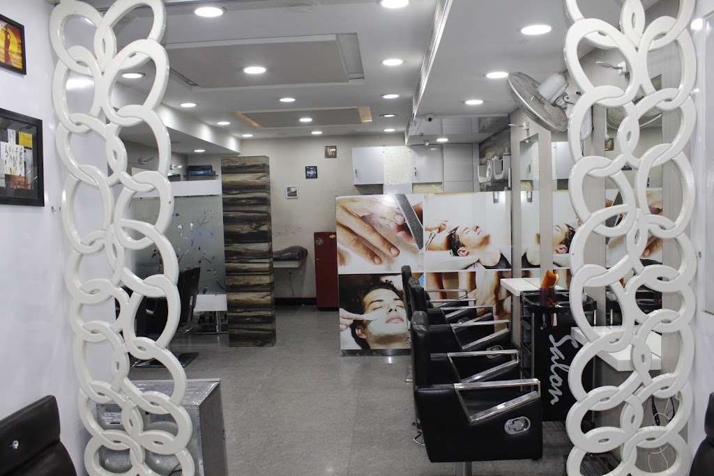 Kaka S Unisex Salon Daulat Ganj Branch