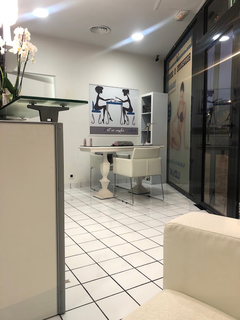Look esthetic centro de estetica en Gava aparatologia y bienestar — Interior