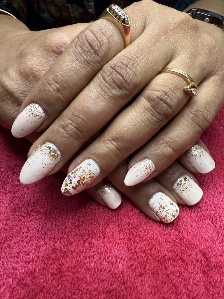 We 3 Bridal Salon Nail Art Body Spa Academy