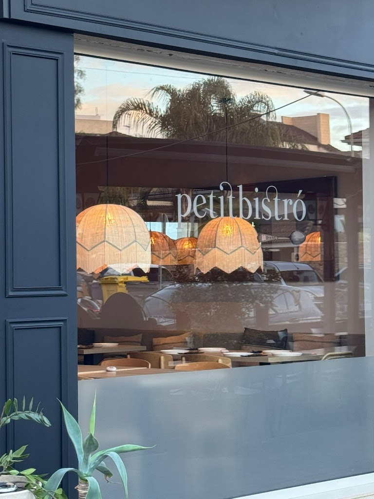 Restaurante La Eliana - Petit Bistro