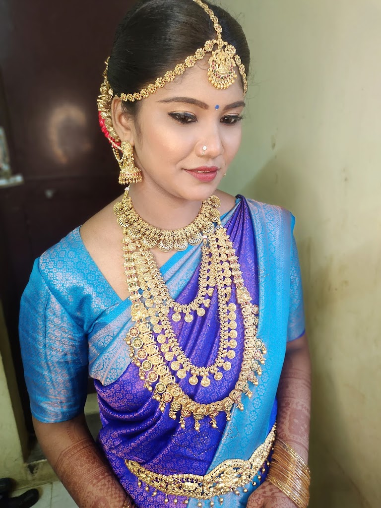 Abinisha Beauty Parlour