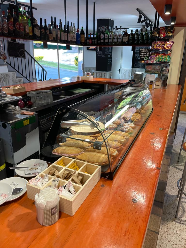 Bar del Mercat de Sant Celoni — Comida y bebida