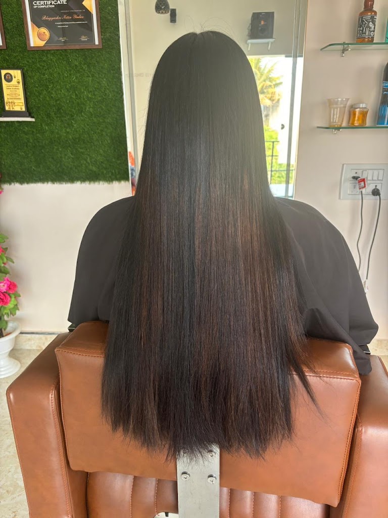 Royal Queen Professional Ladies Beauty Parlour Makeup Studio