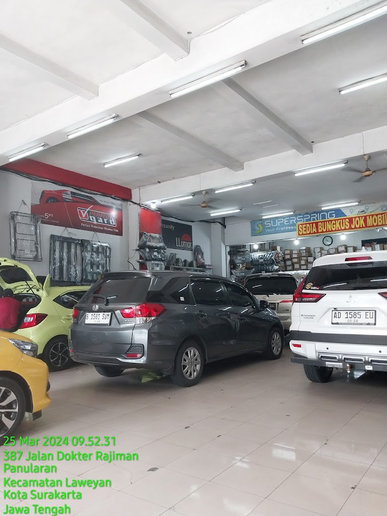 Blitz Variasi Mobil Solo