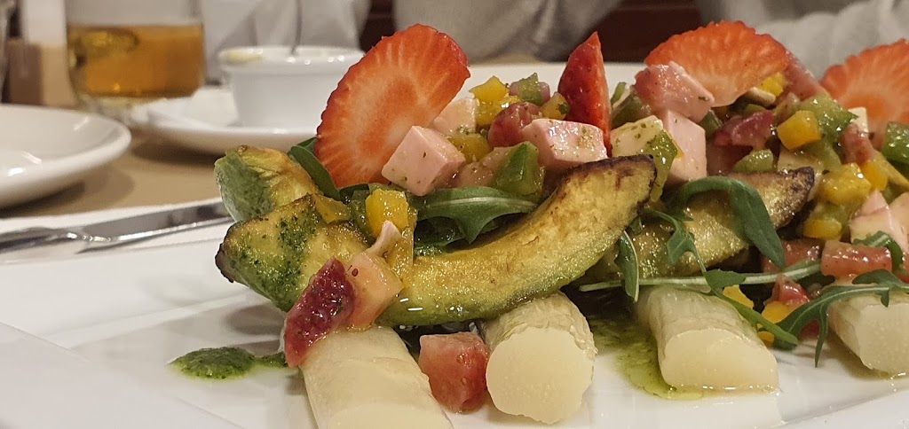 Restaurante De Enyesque Arucas — Comida y bebida