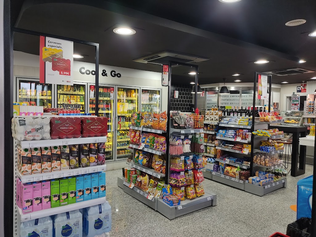 Estacion de Servicio Repsol — Interior