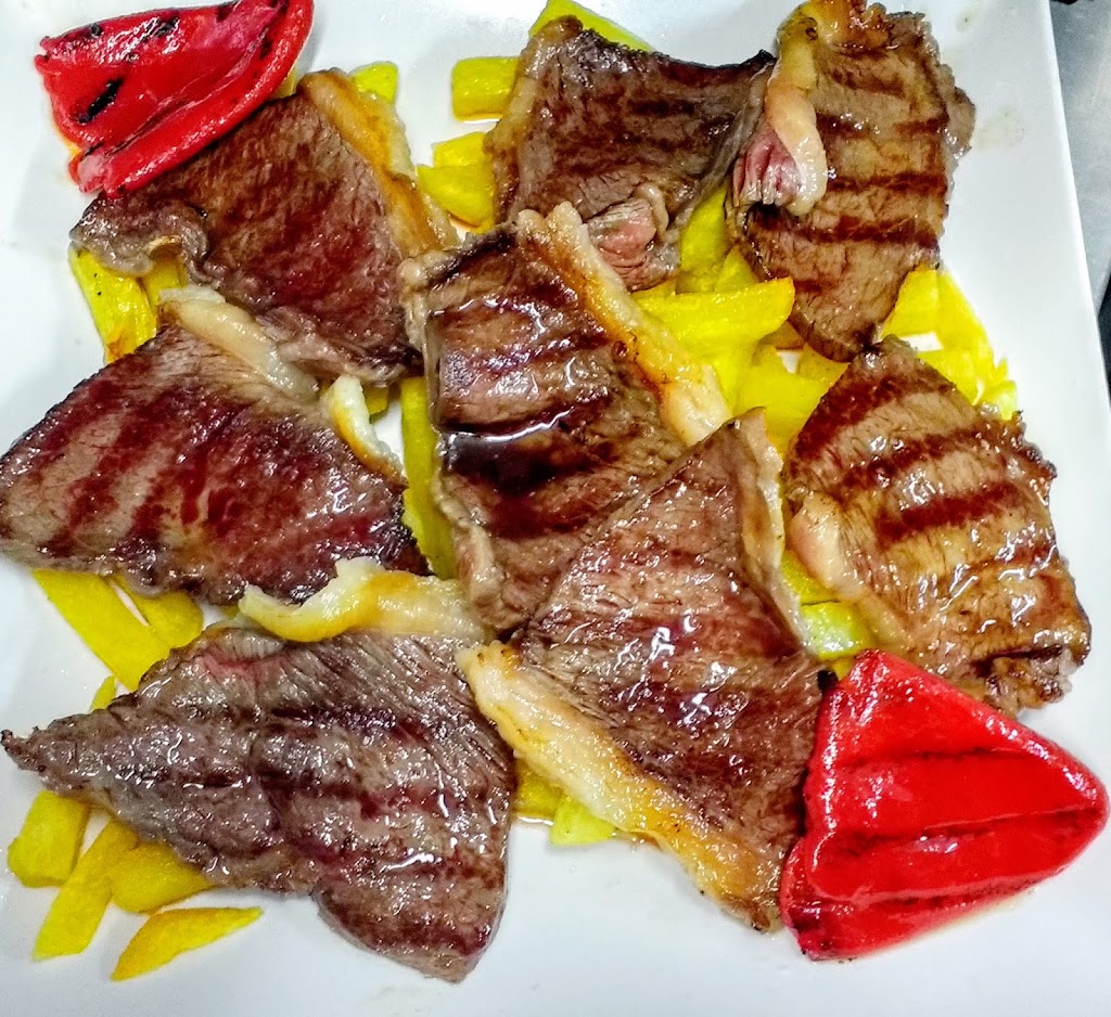 La Cuadra de Pachu — Comida y bebida
