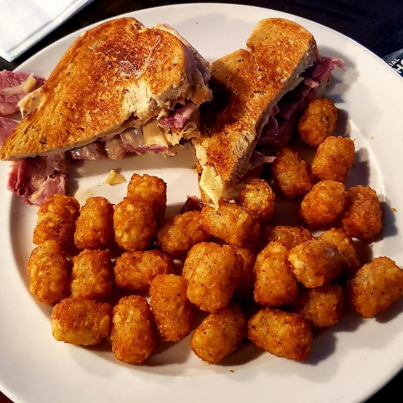  Aliota's Pub & Grill