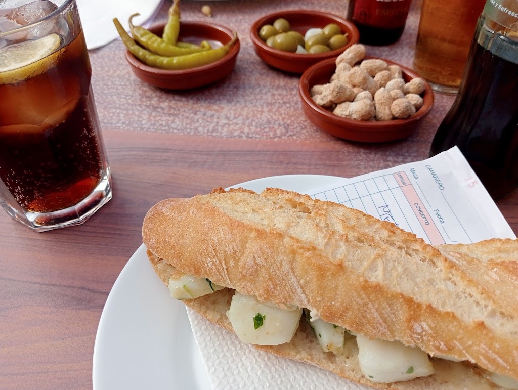 Restaurante La Clandestina 747 — Baguette