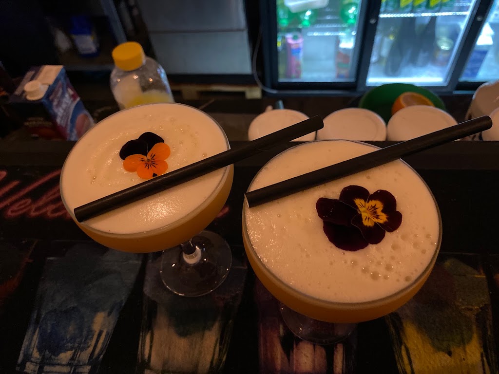 Vibe Cocktail Bar — Martini