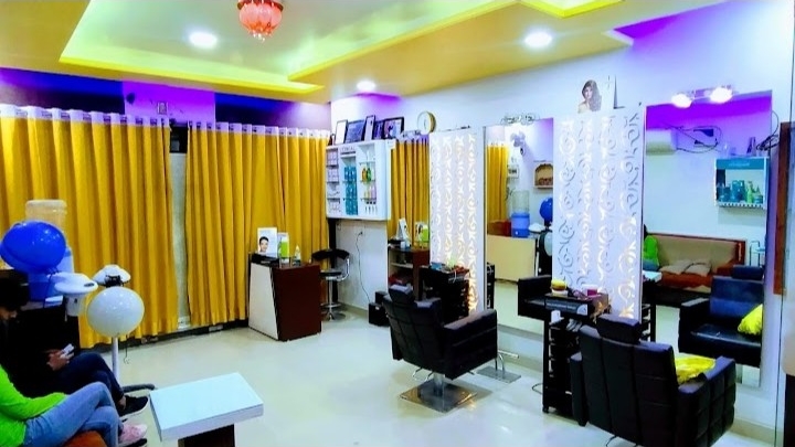 The Glamour Touch Beauty Parlour