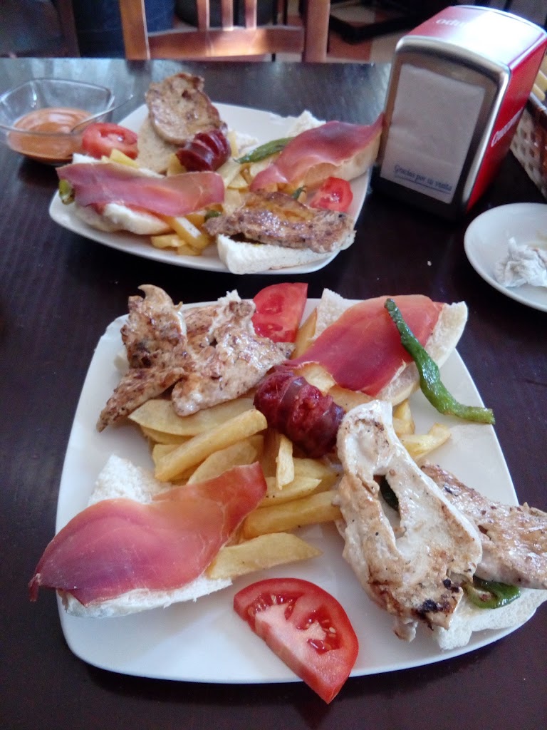 Bar Tio Gabriel La Perdiz — Comida y bebida