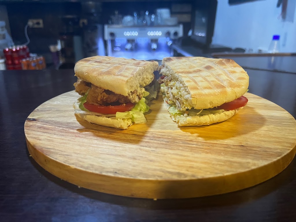 Ayahuasca Bar Lucena — Comida y bebida