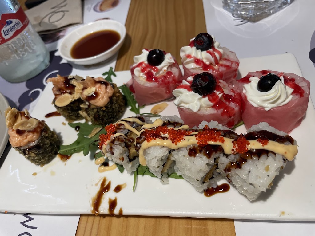 Worldeli Sushi & Grill MATARO — Comida y bebida