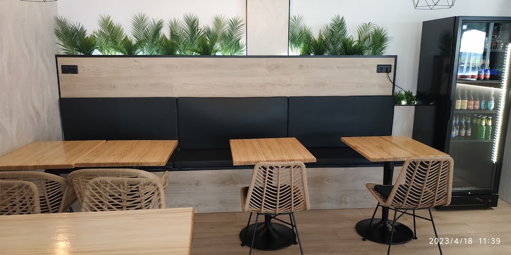 Aguacate Coffee & Brunch — Ambiente