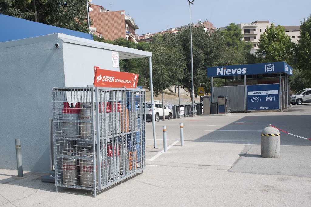 Gasolinera Nieves Olesa Este — Del propietario