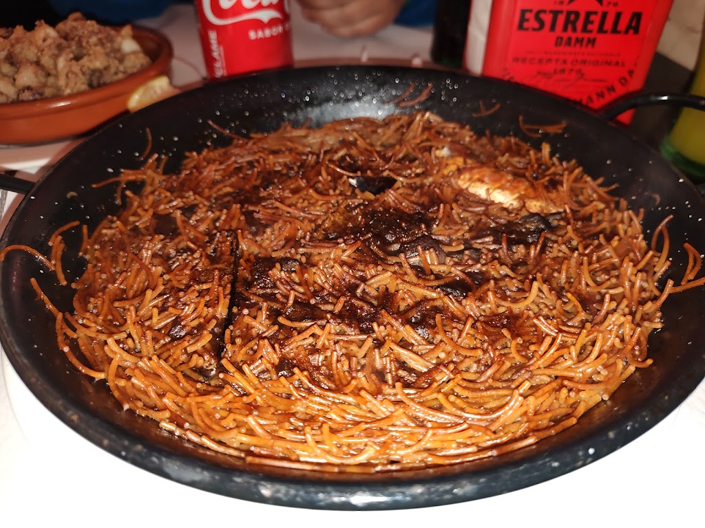 Bar colla vella dels Xiquets de valls — Comida y bebida