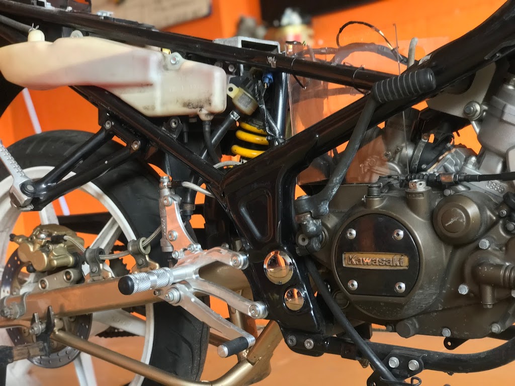 Salon Motor DivAuto Detailing Motocare