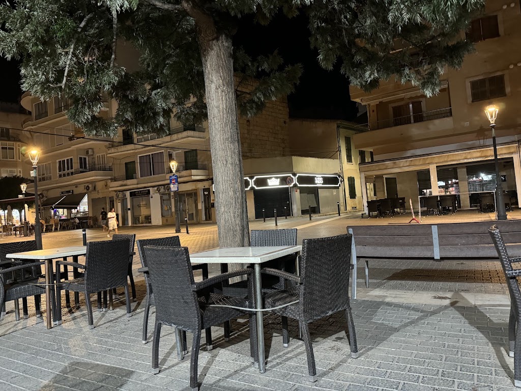 LLIBERTAT PIZZERIA-HAMBURGUESERIA — Ambiente