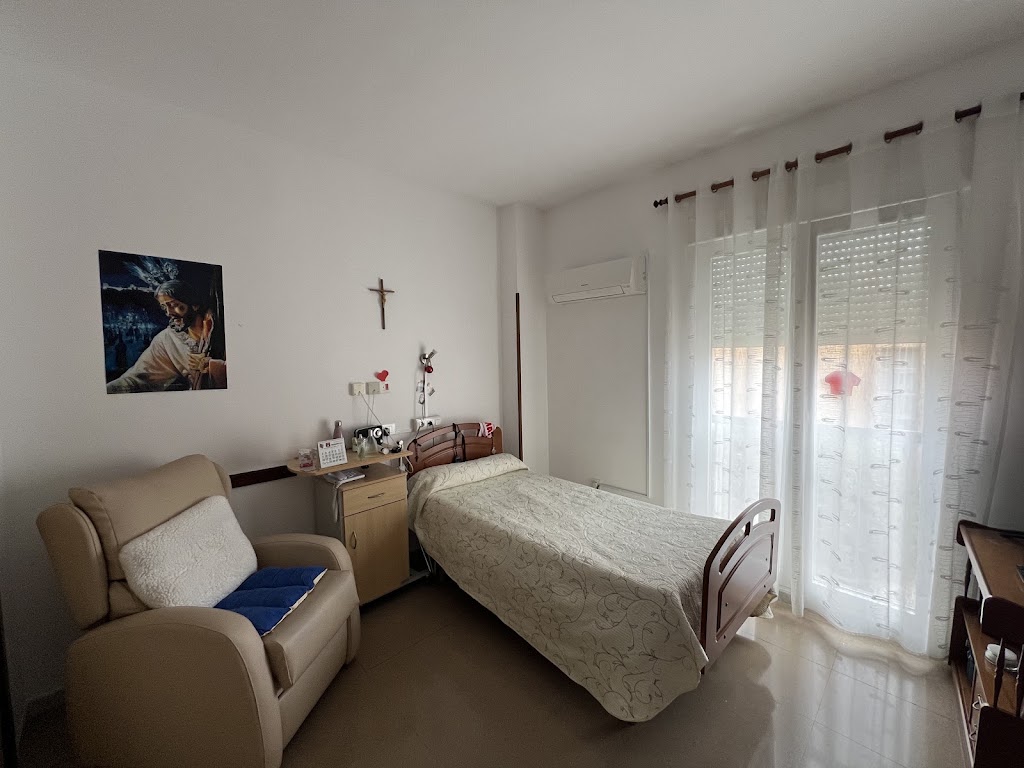 Residencia Sagrada Familia En La Zubia Hijas De La Caridad De San Vicente Paul — Habitaciones