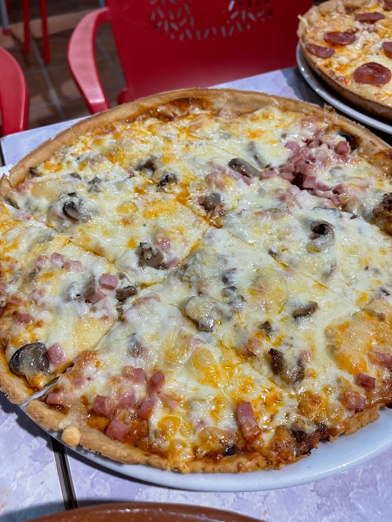 Pizzeria La Forestal — Pizza