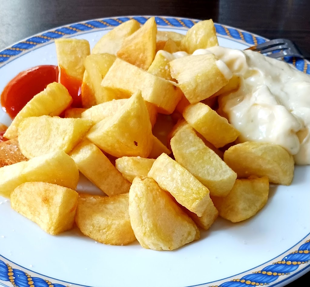 Bar La Dehesa — Patatas bravas