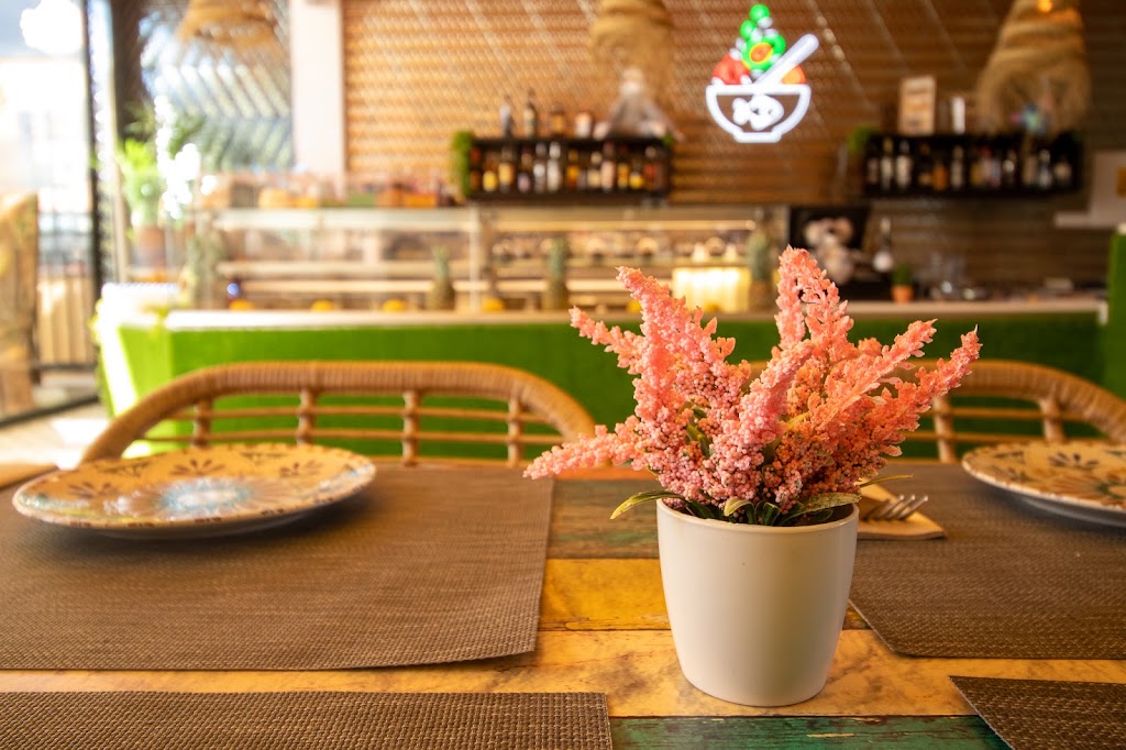 Moana Poke Bar (Lomas de Cabo Roig) — Comida y bebida